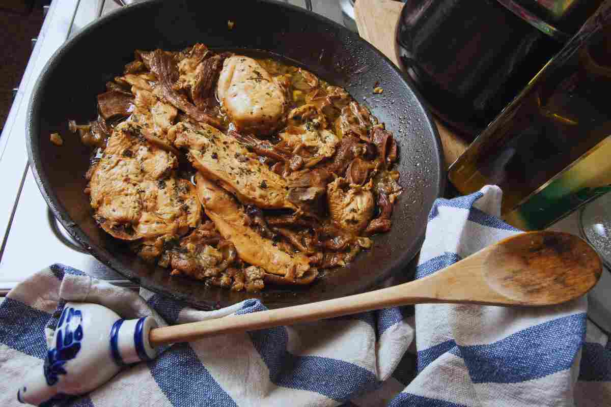 come fare le scaloppine di pollo con funghi cremose