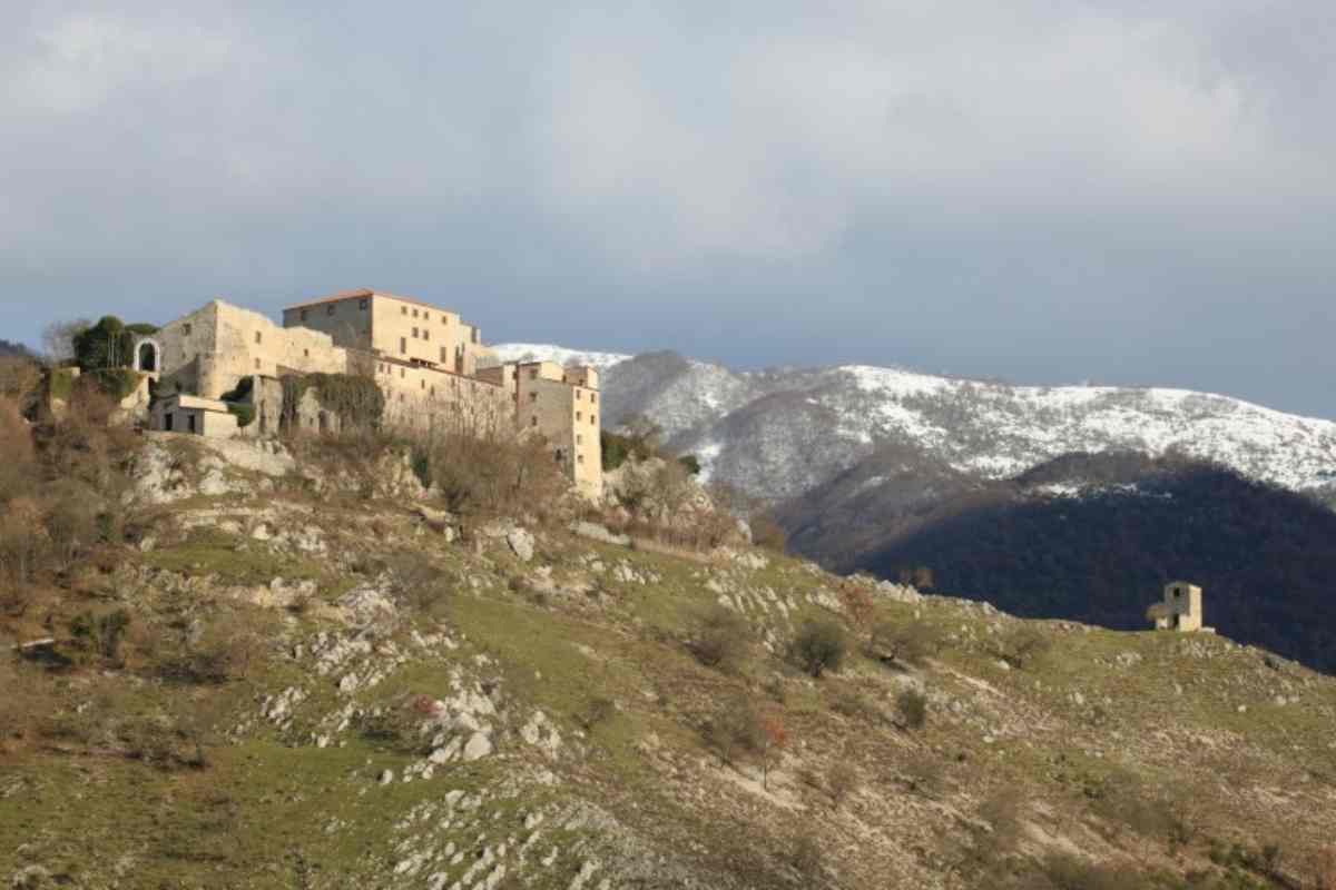 Borgo Castel di Tora