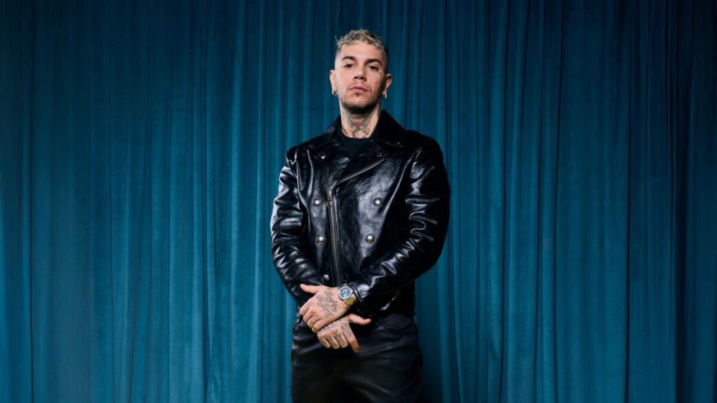 Emis Killa debutta sul palco d