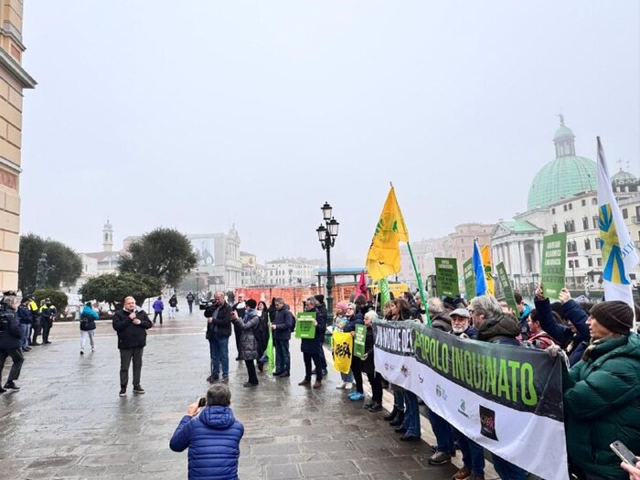 Flashmob per l27ecologia a Vene