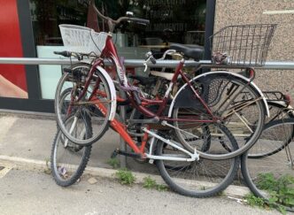 Il caos delle biciclette a Pes