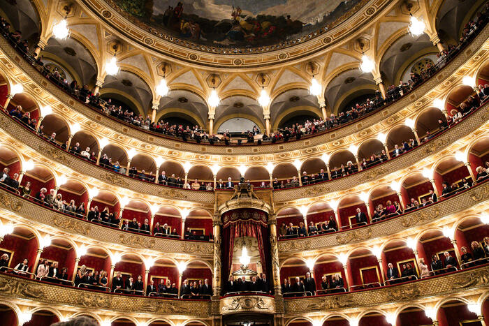 Il teatro di roma si muove ver