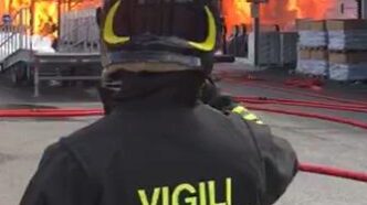 Incendi nella zona industriale