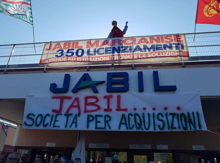 Jabil avvia licenziamenti a Ma