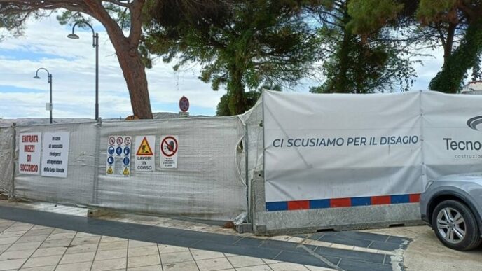 Lavori per la piscina sul lung