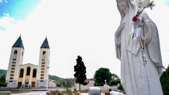 Medjugorje3A l27arcivescovo Cava