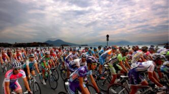 Napoli accoglie il Giro d27Ital