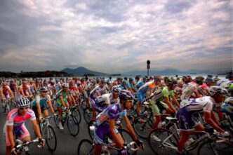 Napoli accoglie il Giro d27Ital