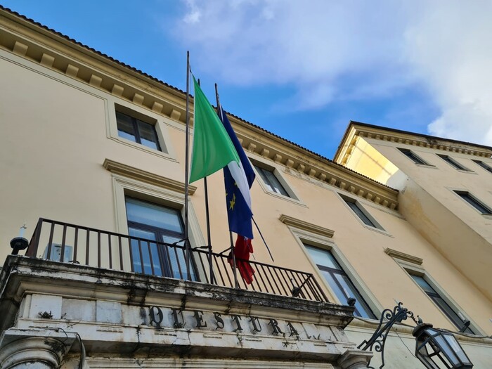 Polizia di Stato emette 12 Das