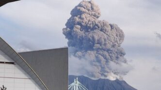 Potente eruzione del vulcano S