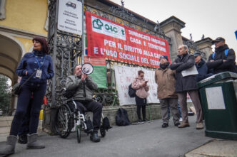 Protesta degli inquilini contr