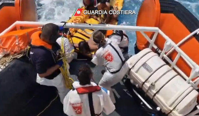 Ricerche in corso a Lampedusa3A