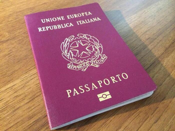 Rilascio di passaporti ad Anco