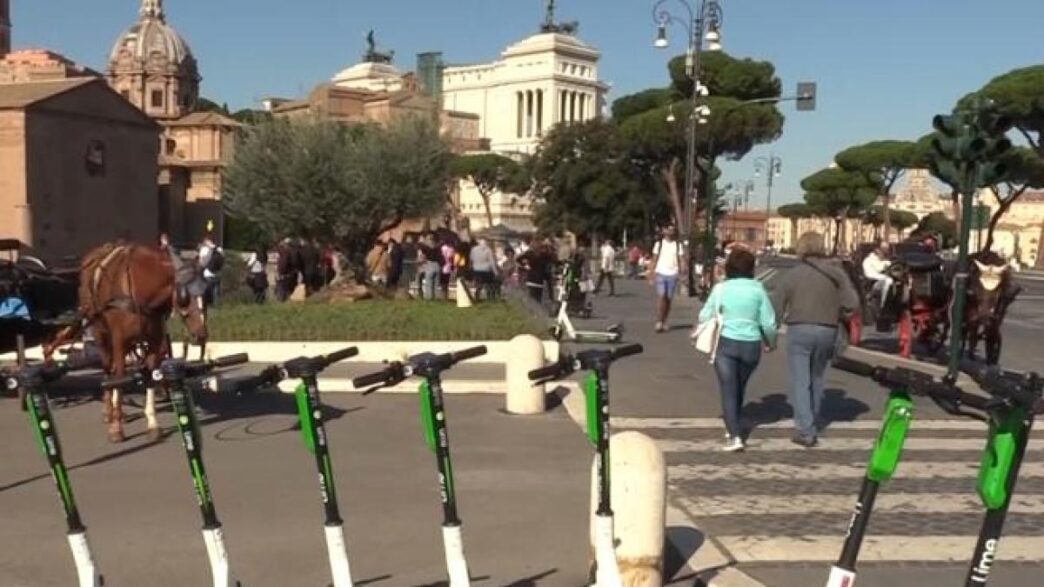 Roma guida il noleggio di mono