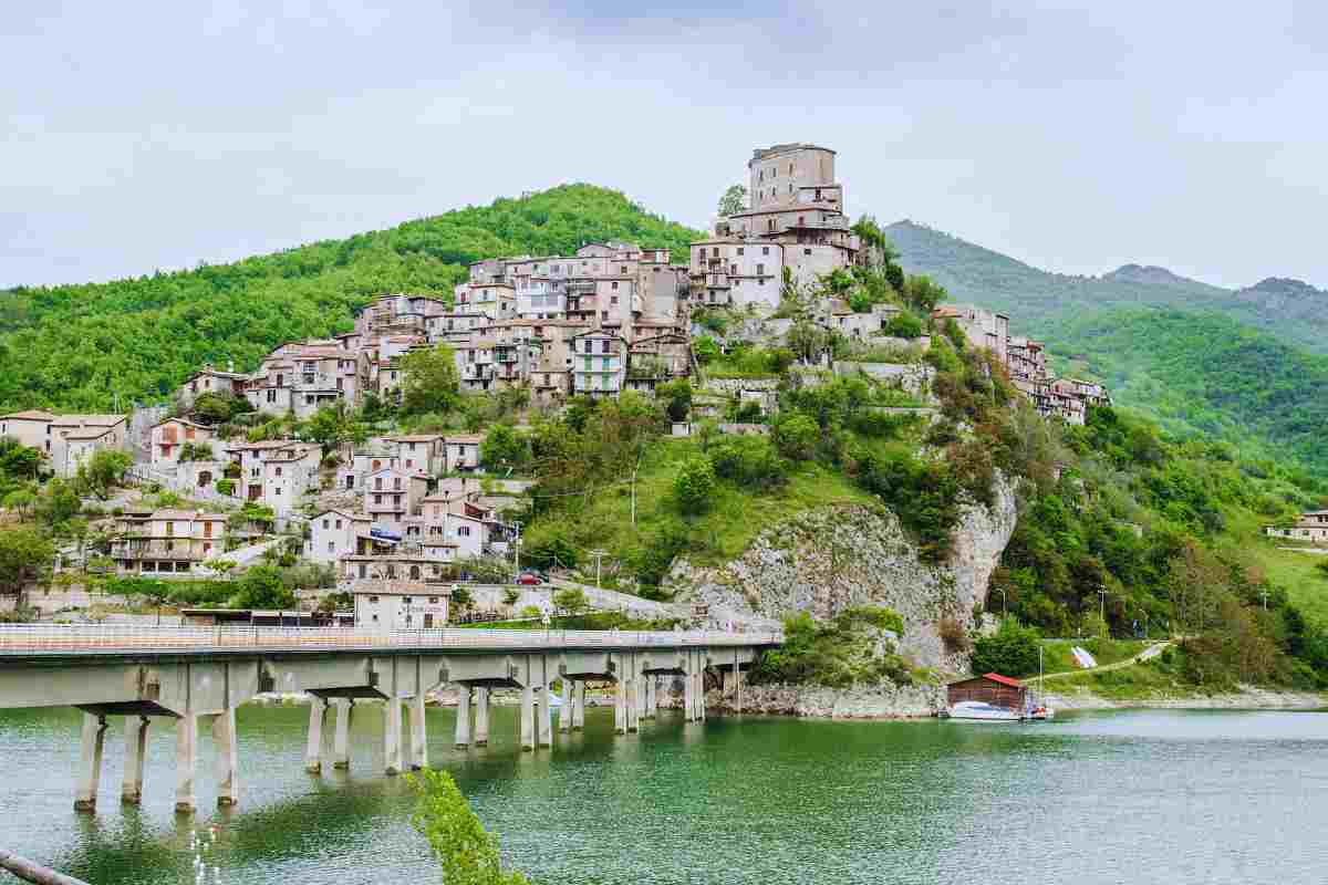 cosa fare a castel di tora