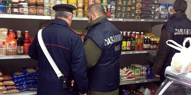 Carabinieri scovano irregolari