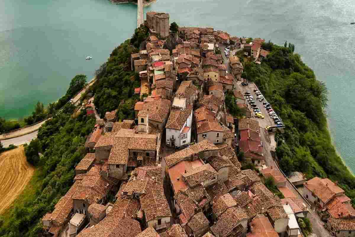 Castel di Tora cosa vedere e fare