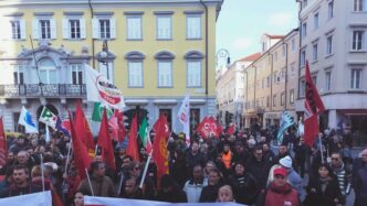 Corteo a Trieste3A i sindacati