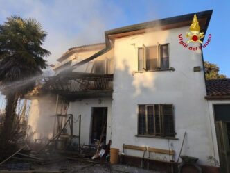 Esplosione e incendio a Cavarz