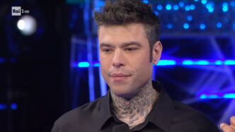 Fedez avvistato in dolce compa