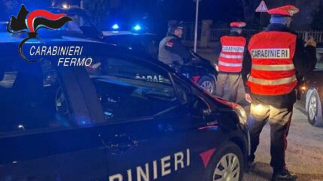 Fermo3A uomo fugge dai carabini