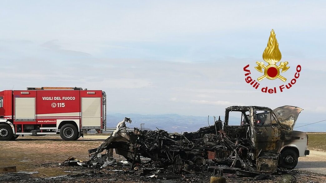 Incendio di un camper a Valsor