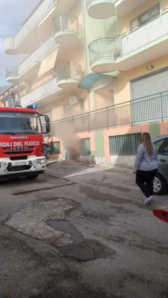 Incendio in condominio a Saler