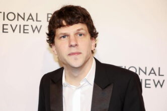 Jesse Eisenberg prende le dist