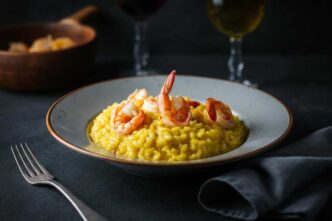 ricetta del risotto con gameberi e zafferano