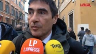 Fratoianni critica le comunica