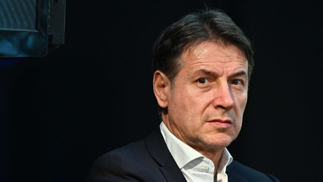 Giuseppe Conte critica la posi