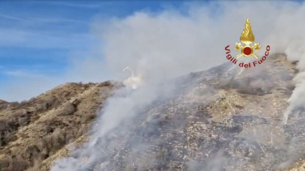 Incendi boschivi nel ponente l