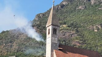 Incendi dolosi a Bolzano e App