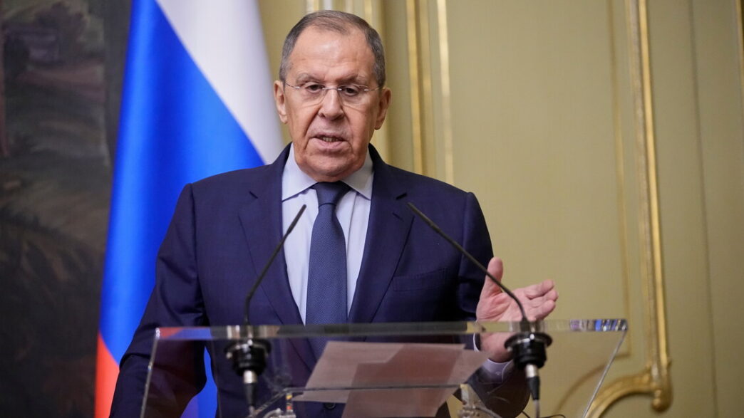 Lavrov accusa Macron3A parallel