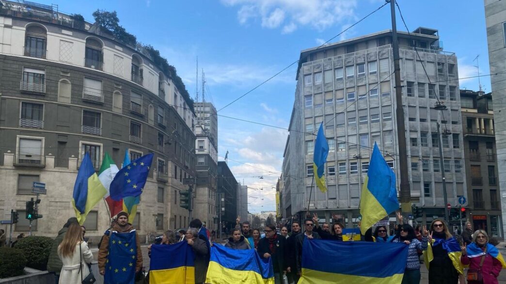 Manifestazione a Milano3A gli u