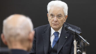 Mattarella in contatto con il