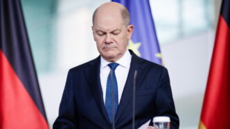 Scholz propone adattamenti all