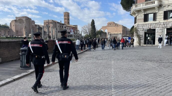 Tre romeni arrestati a Roma do