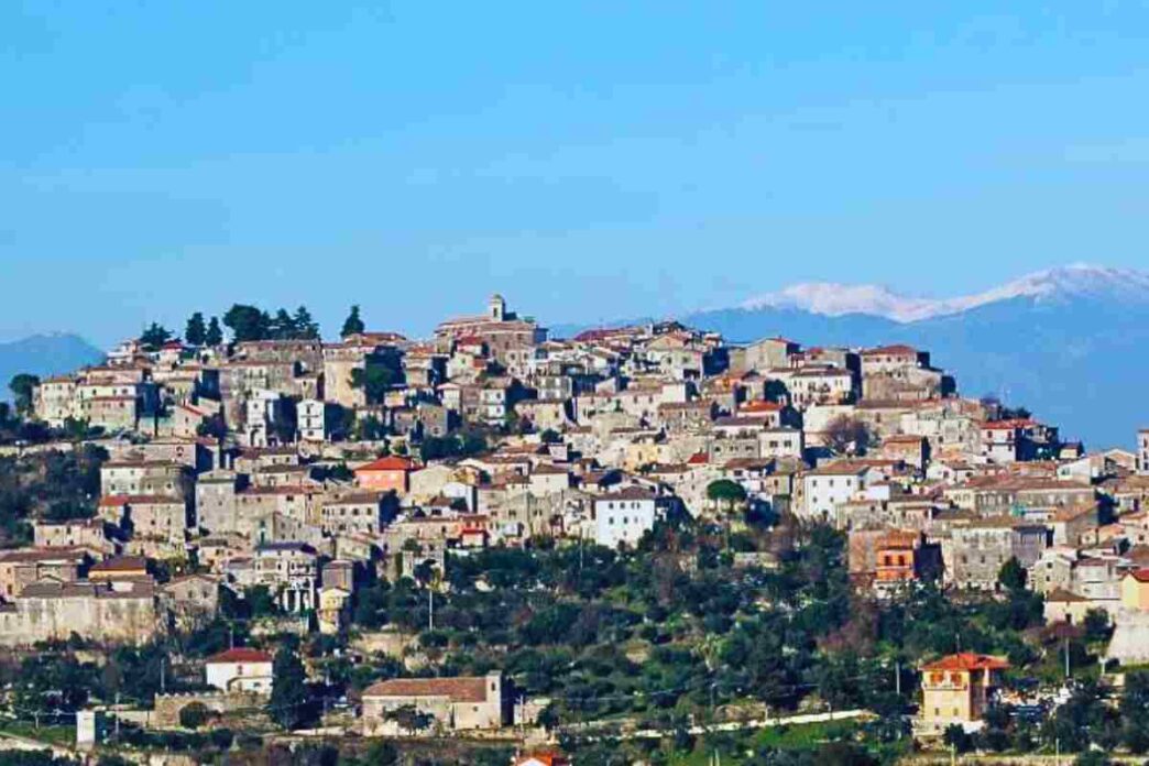 l'antico borgo di castro dei volsci