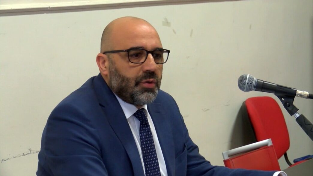 Scontro In Tribunale Tra Rino